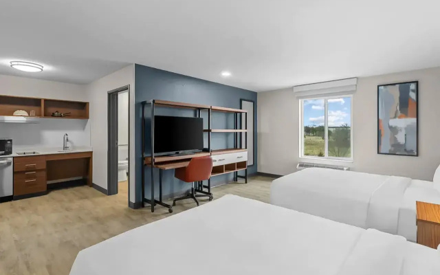 Everhome Suites Wichita Northeast by Choice Hotels