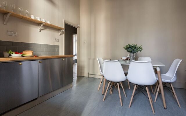 Stunning 3BR Apartment Next To Tower Bridge
