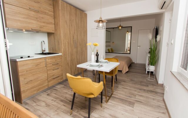 Park Plaza Suites