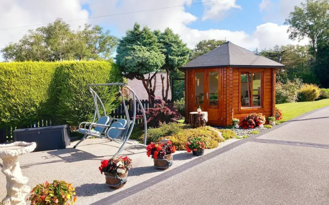 Fox's Lair Farmhouse for Panoramic Views
