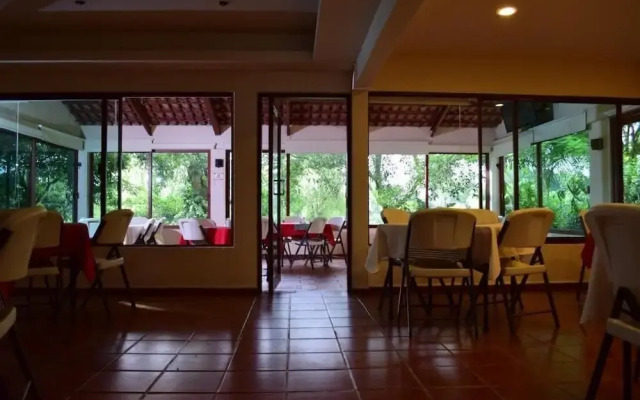 Hotel Villa Blanca Suites