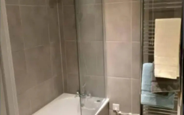 Stunning 2-bed Apt & Balcony in Notting Hill
