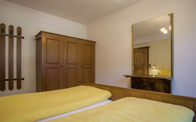 Cozy Apartment with Garden in Tyrol