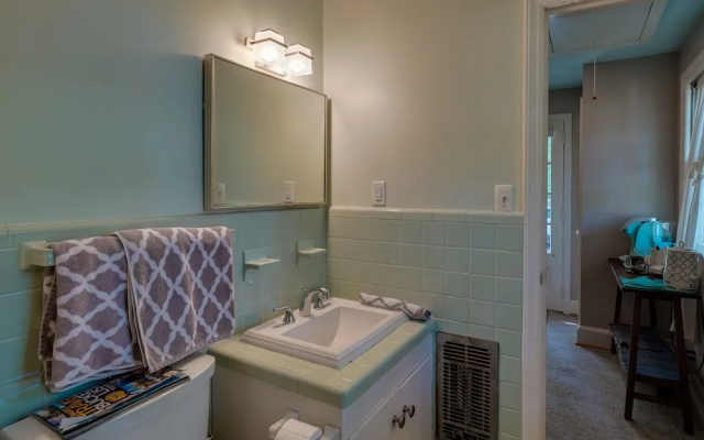 Spacious Durham Apartment Near Downtown