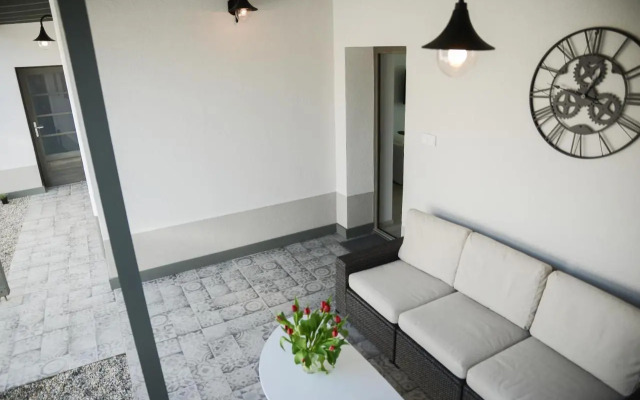 Raba Apartman House