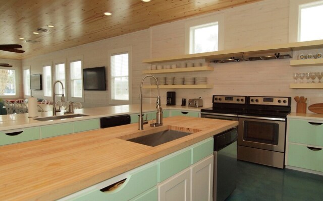 Beach Club Clubhouse 1