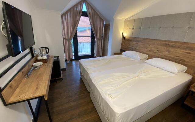 Miyas Luxury Hotel