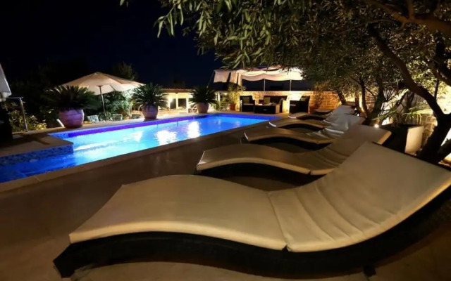 Slavica - With Pool - H