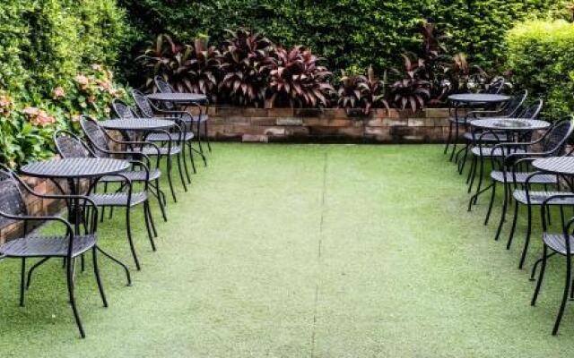 The Airport Courtyard Sha Extra Plus Certified B5040