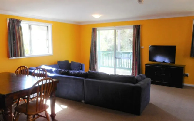 Sunseekers at Hat Head