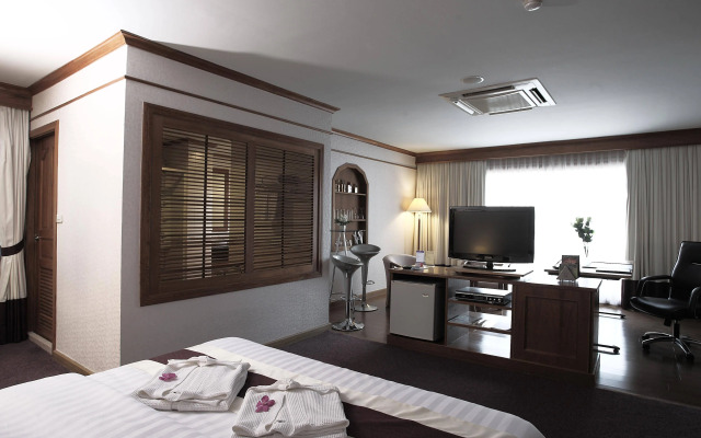 TK Palace Hotel & Convention