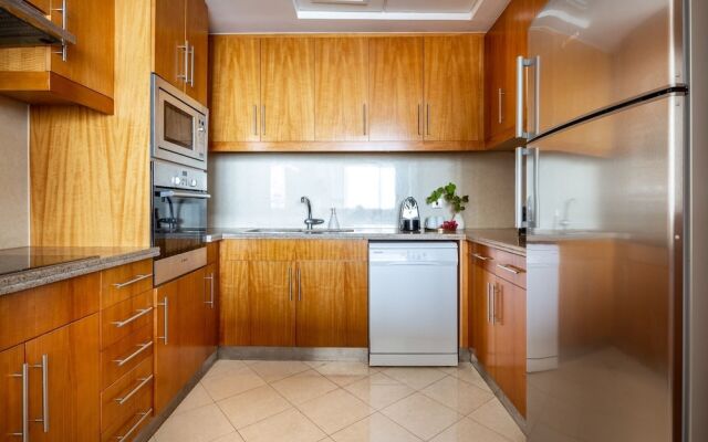 Modish & Vibrant 3BR Apartment in Marina