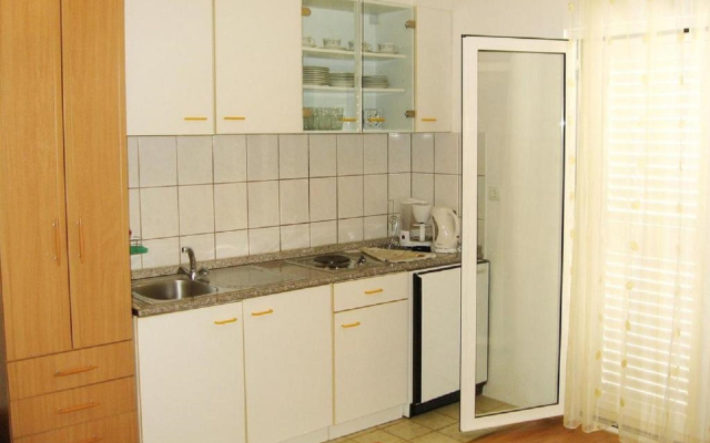 Studio apartment Mini - parking: SA1 Bol, Island Brac