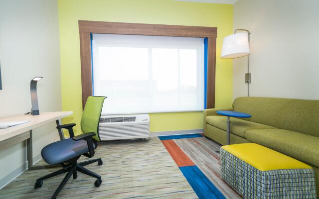 Holiday Inn Express & Suites Southaven Central - Memphis