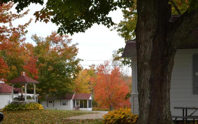 Eden Village Motel & Cottages