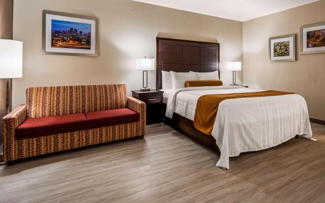 Orangewood Inn & Suites Kansas City Airport