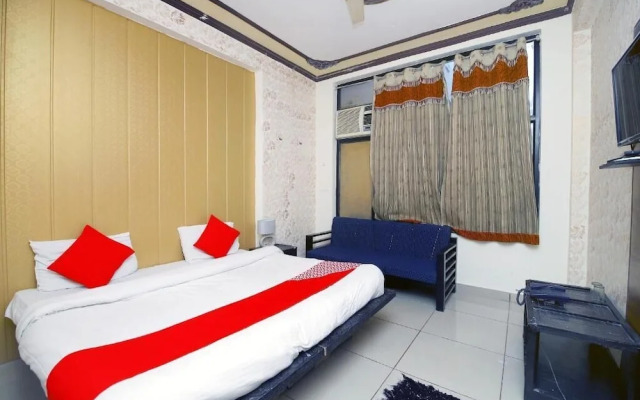 Hotel brijwasi palace