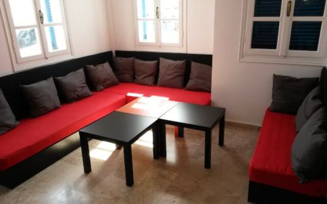 Fira Backpackers Place