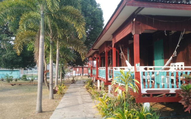 Mr. B Guesthouse