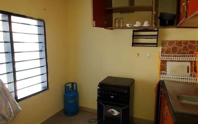 Nice and Cosy Studio En-suite, Kitchenette, Kenya