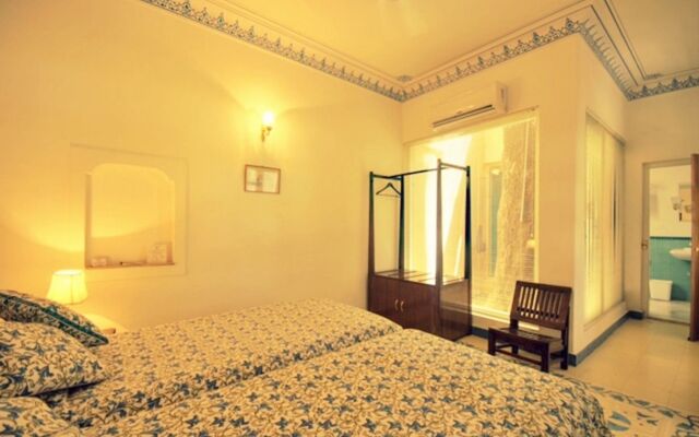 Bijay Niwas Palace 14 Kms from Rampura Agucha