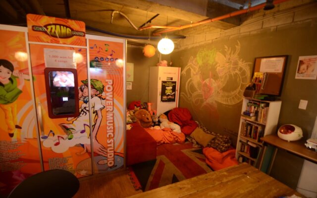 Kimchee Sinchon Guesthouse - Hostel