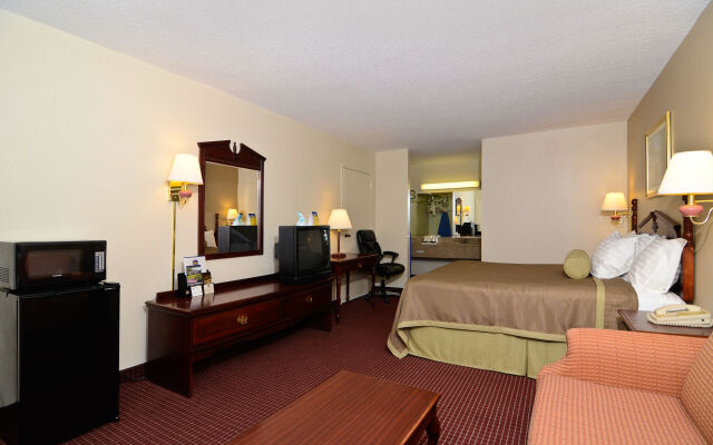 Travelers Inn and Suites
