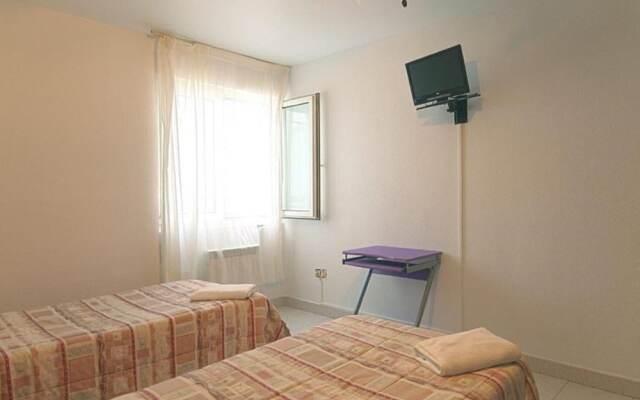 Hostal Restaurante La Buena Villa by Vivere Stays