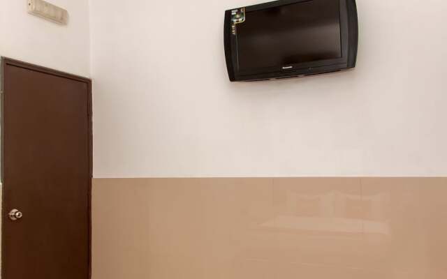 OYO 89851 Leila Hotel