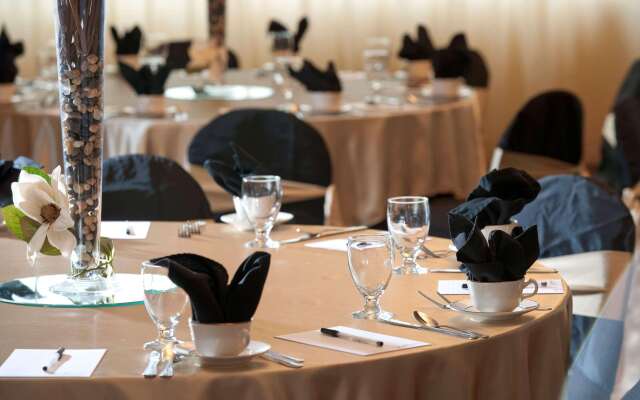 Radisson Suite Hotel Oceanfront