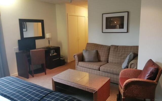 Eight Acres Hotel