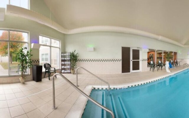 Country Inn & Suites by Radisson, Bentonville South - Rogers, AR