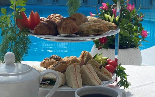 Cornucopia Hotel