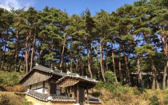 Korean Traditional House - Chungnokdang