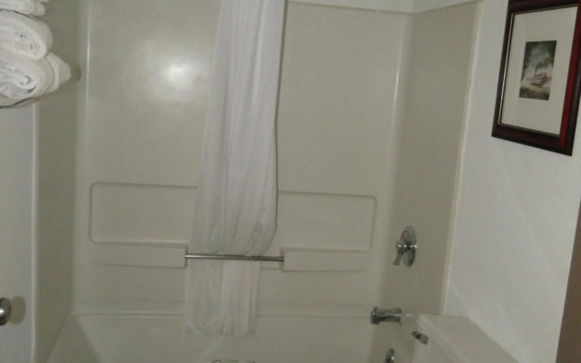 Oscoda Lakeside Hotel