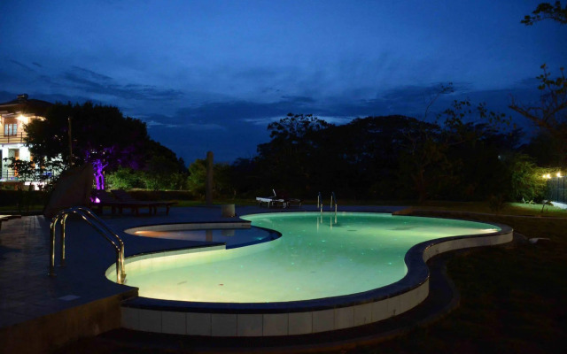 Lake Villa Resort