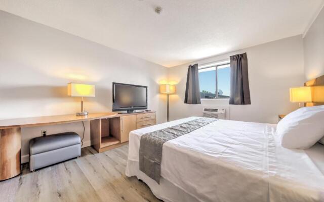 Motel 6 Niagara Falls, ON – Near the Falls