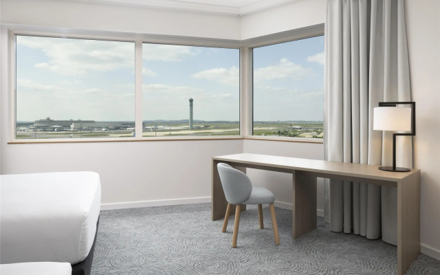 Hilton Paris Charles de Gaulle Airport - Image 7