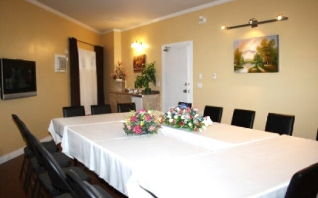 Revelstoke Gateway Inn