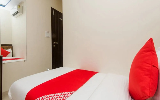 OYO 11706 Hotel Avion Park