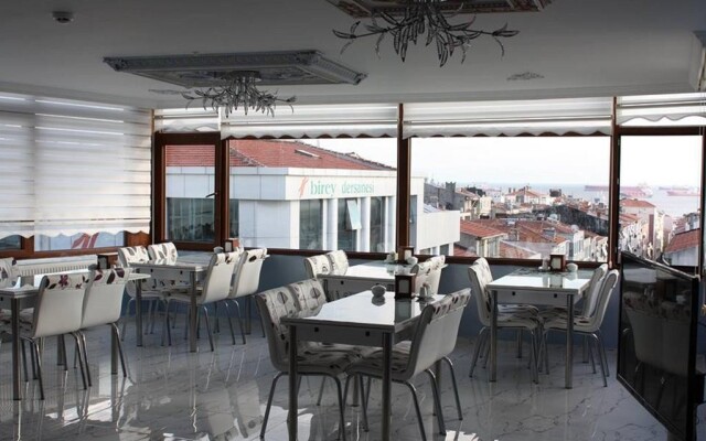Naila Hotel