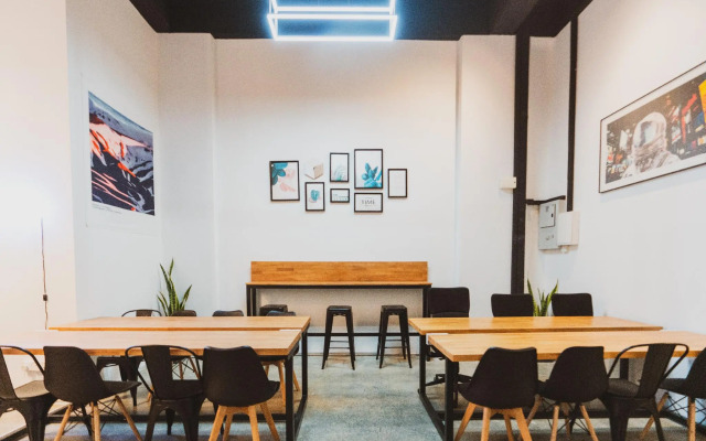 Hashtag.Capsule.Hostel