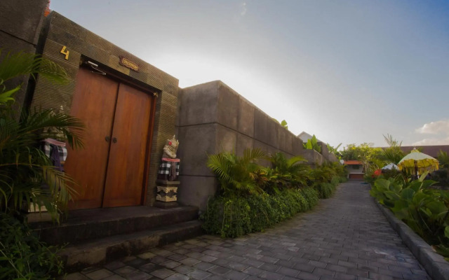 RedDoorz @ Nelayan Canggu