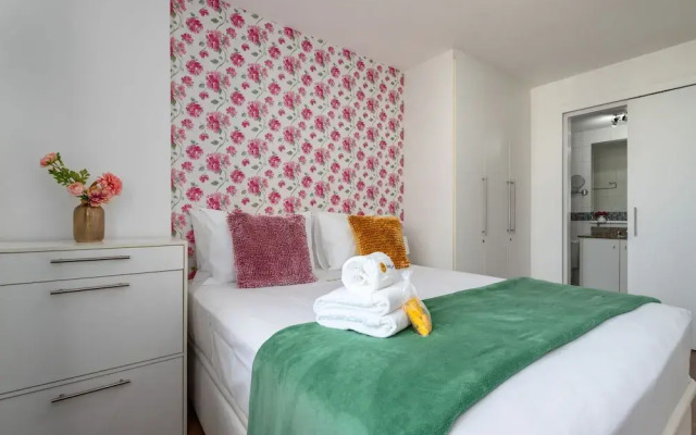 Close to the Olympic Park Well Located Sa1005