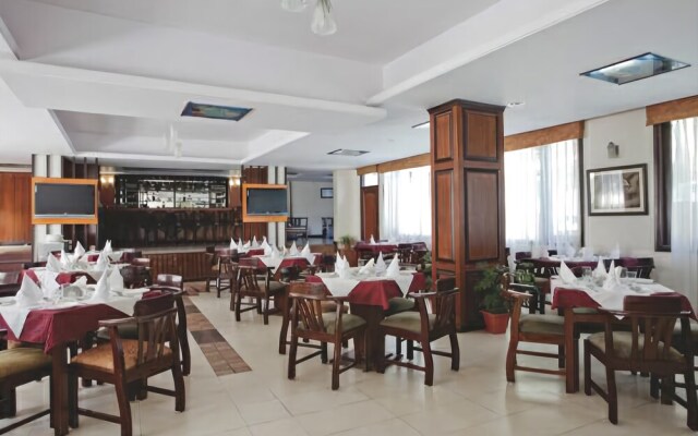 The River Crescent Resort