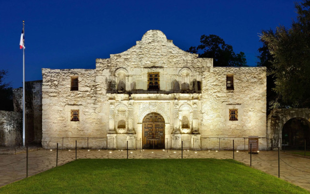 Super 8 by Wyndham San Antonio Downtown/Alamo