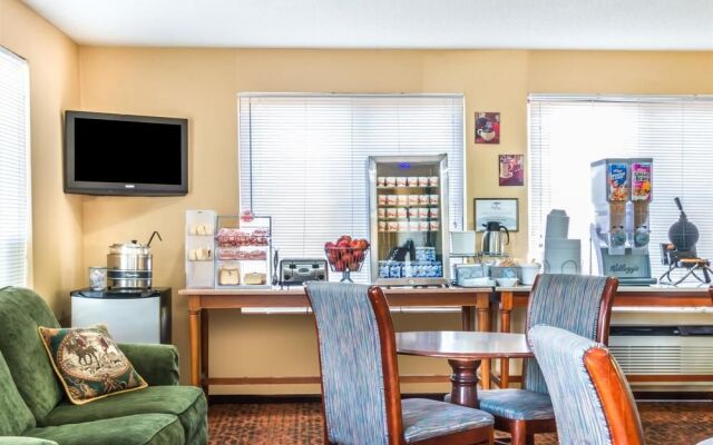 Super 8 By Wyndham Salina I-70