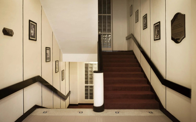 Rex Hotel
