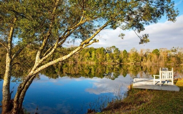 Lakeside Sunset 3 Bedroom by RedAwning