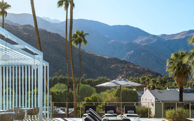 Thompson Palm Springs, by Hyatt